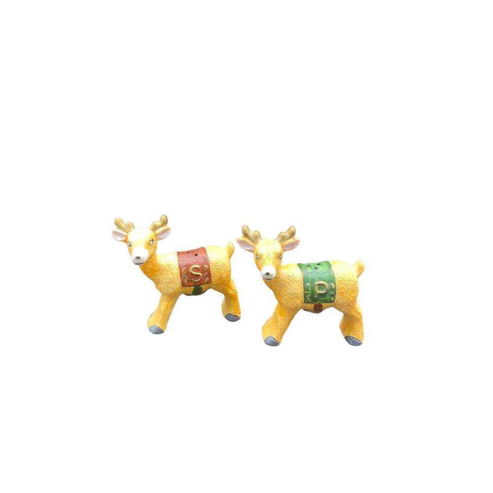 Set of 2 Vtg reindeer salt and pepper shaker